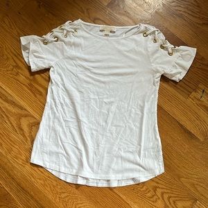 White grommet & ruffle Michael Kors tee